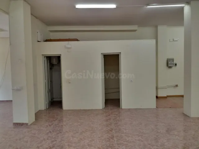 Estupendo local en el centro del pueblo — 3