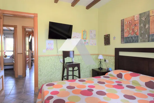 Espectacular chalet en venta — 44