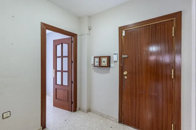 Espacio, luz y comodidad en una vivienda con grandes posibilidades en zona Alcampo — 24