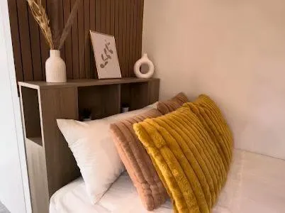 � HABITACIÓN EN ALQUILER – CALLE MOLINO (MÁLAGA) 1 de NOVIEMBRE�  � 480€ mes + 50 € suministros (Internet incluido) — 9