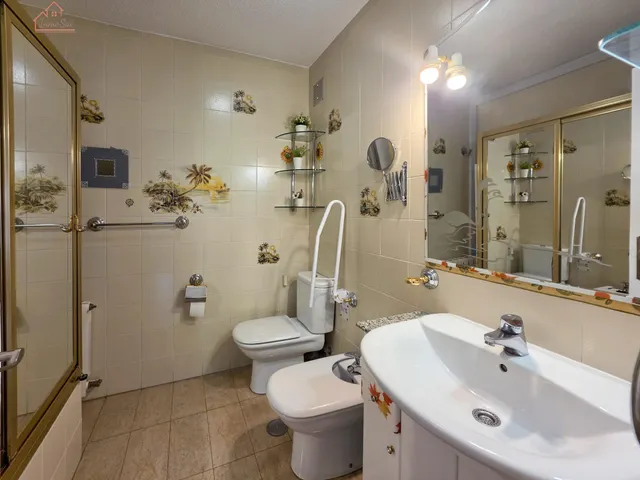 Amplia vivienda de 3 dormitorios en Fuenlabrada — 30