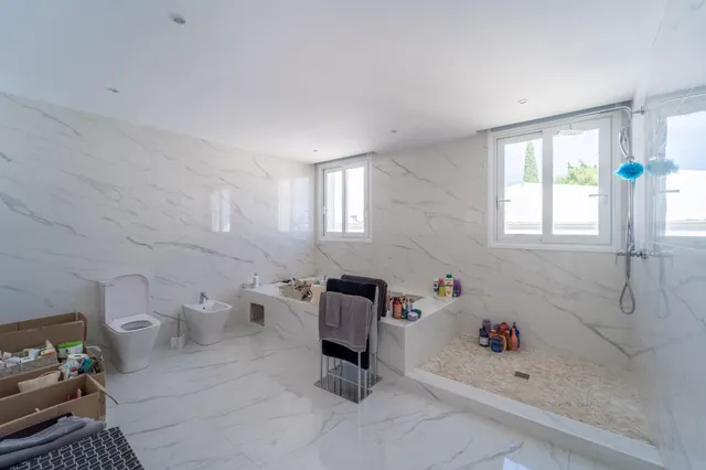 LUMINOSO CHALET EN ESTEPONA — 25
