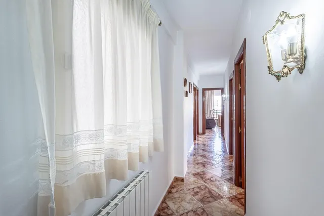 Piso señorial de 182 m2 en Avenida Madrid: amplitud, luz y posibilidades infinitas con garaje opcional. — 34