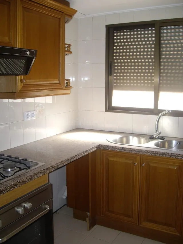 AMPLIO PISO DE CUATRO DORMITORIOS Y DOS BAÑOS CON DOS PLAZAS