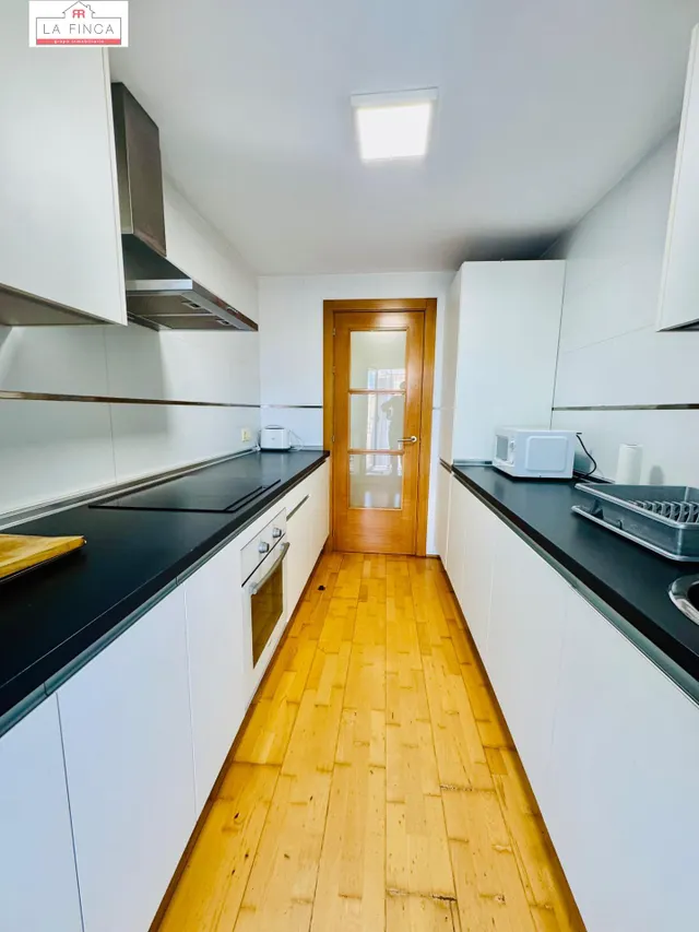 VIVIENDA 2 DORMITORIOS GARAJE Y TRASTERO CERCA DEL CENTRO — 16