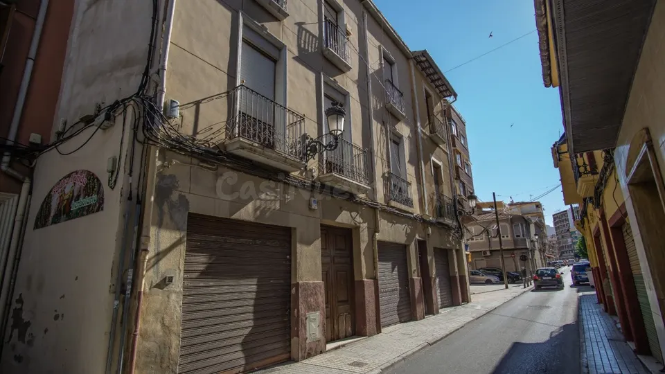 Dos edificios singulares ideal para rehabilitación o edificación