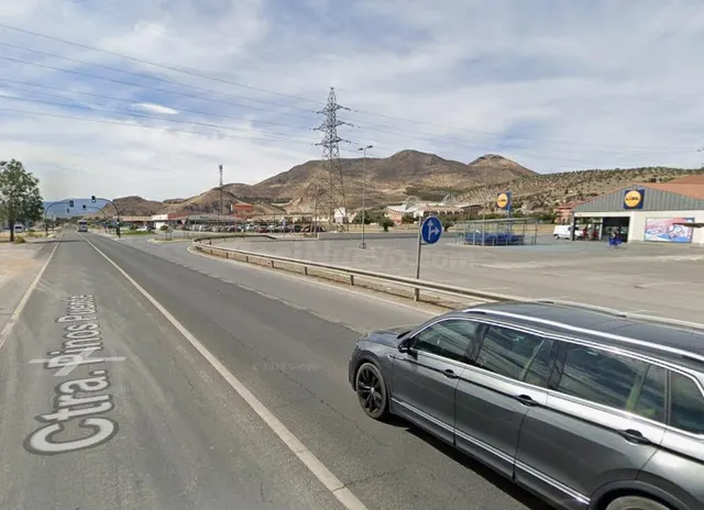 GRAN NAVE FRENTE AL LIDL DE LA CARRETERA DE CÓRDOBA - foto 2