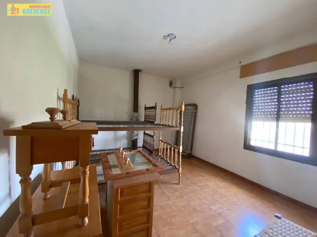 Chalet en venta — 23