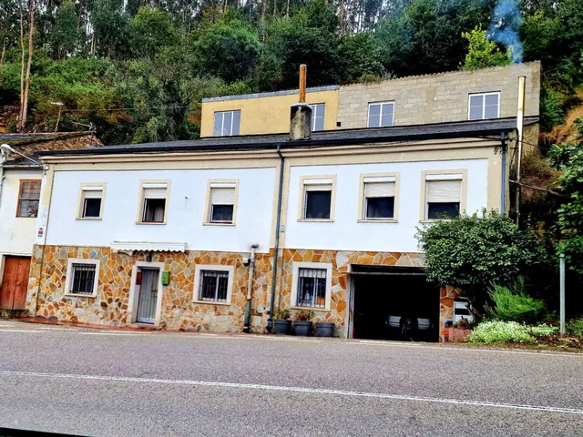 SE VENDE CASA CON FINCA EN EL PUEBLO DE REME (RIBADEO) - foto 2