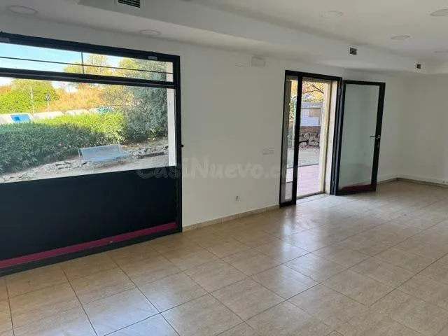 ALQUILER LOCAL COMERCIAL BUENA ZONA DE GELIDA - foto 5