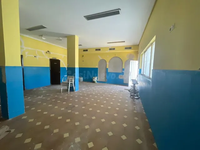 LOCAL CON POSIBILIDAD DE HACER CAMBIO DE USO EN CASAR DE CÁC - foto 2