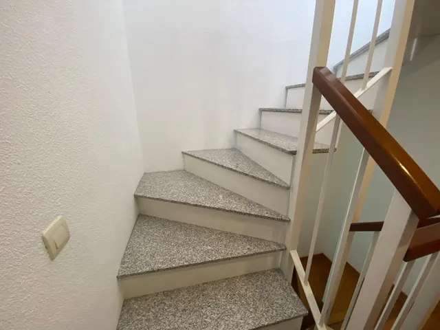 Tomares. bonito triplex amueblado junto al ayuntamiento — 36