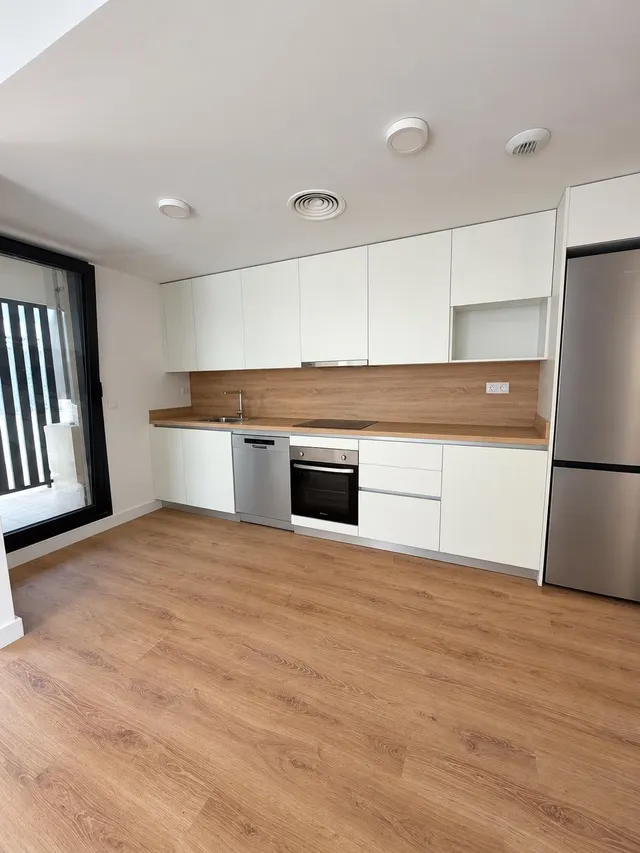 Moderna Planta Baja en Mairena del Aljarafe con Amplio Patio y Excelentes Comodidades — 10
