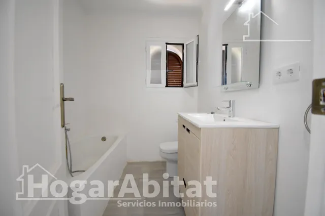 ÁTICO REFORMADO CON TERRAZA Y VISTAS DESPEJADAS AL MONTGÓ — 38