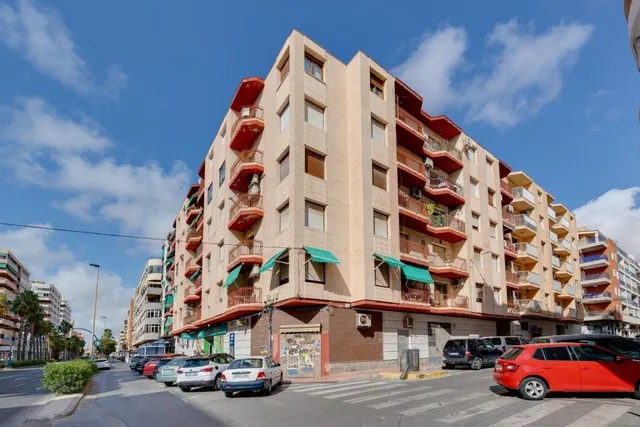 Ático reformado en venta en Torrevieja a 100 metros de la playa del acequión, con 3 dormitorios y 2 terrazas — 33