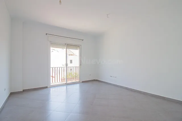 Dúplex exclusivo con terraza de 70 m2 en el centro de Tomare - foto 5
