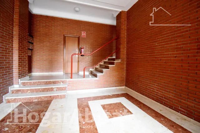 Bonito, luminoso y reformado con gran terraza, balcón y ascensor, cerca del centro — 33