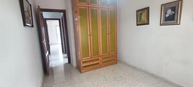 Piso de 3 dormitorios con piscina y garaje en urbanización cerca de la playa — 22