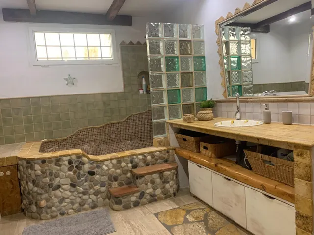 Se alquila chalet en coin buena zona — 14