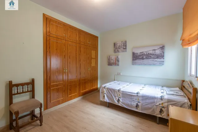 Venta de casa en La Zubia para entrar a vivir — 16