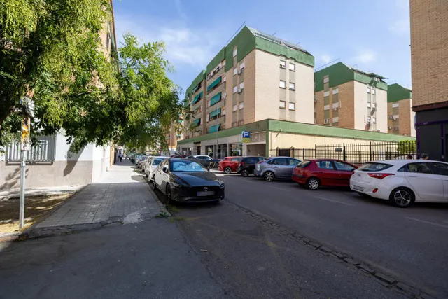 SE VENDE PISO EN GRANADA — 18
