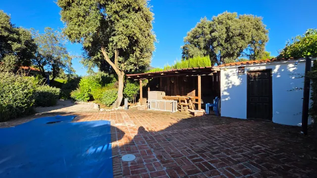Chalet con piscina en Eurovillas — 11