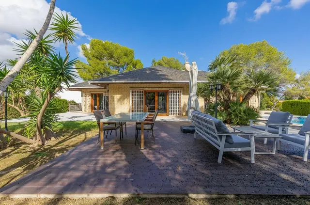 VILLA DE 5 DORMITORIOS 3 BAÑOS EN ORIHUELA COSTA ( LAS FILIP - foto 4