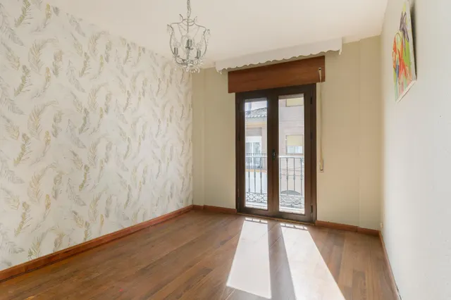 ¡OPORTUNIDAD EN ÍLLORA! Amplia casa adosada con parking y zonas verdes ✨ — 12