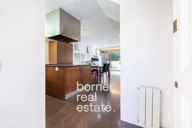 Chalet adosado en venta en Calle de Sant Josep — 25