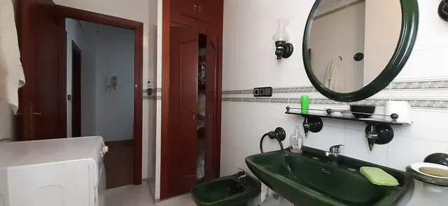 Edificio de tres plantas y local comercial en el centro de Chiclana — 29