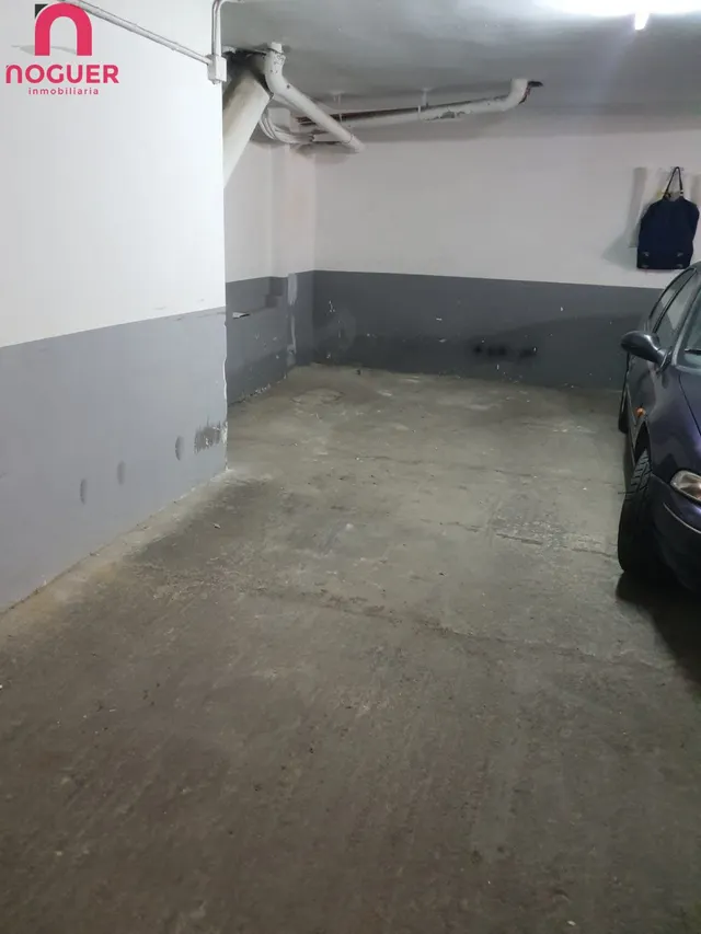 Plaza de garaje situada en la calle Vazquez Aroca — 5