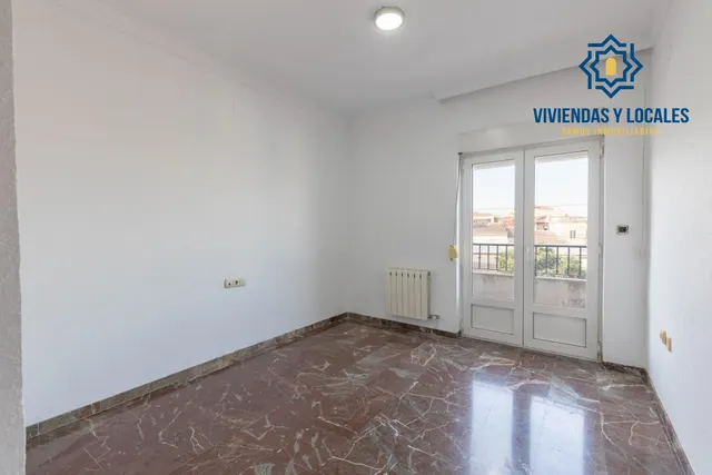 Casa en esquina en venta en Las Gabias — 33