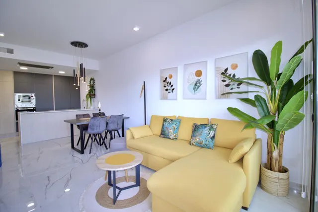 Apartamento con vistas al mar 500 m de la playa — 11