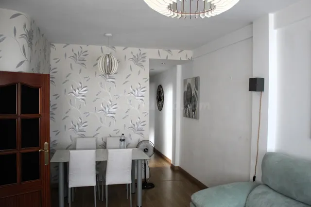 Acogedor Piso en Gamarra, Málaga – Ideal para Entrar a Vivir — 2