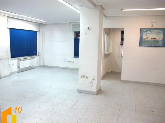 Vivienda en Avd. Arlanzón, zona Hacienda. — 20