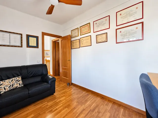 Casa con piscina privada, jardín y porche en Can Sors — 33