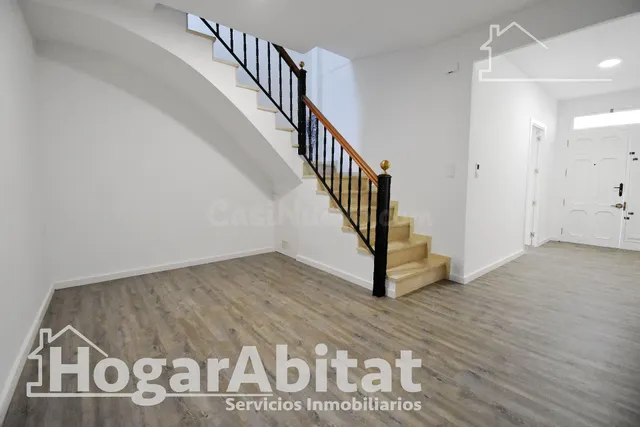 AMPLIA Y BONITA CASA REFORMADA CON 2 TERRAZAS - foto 4