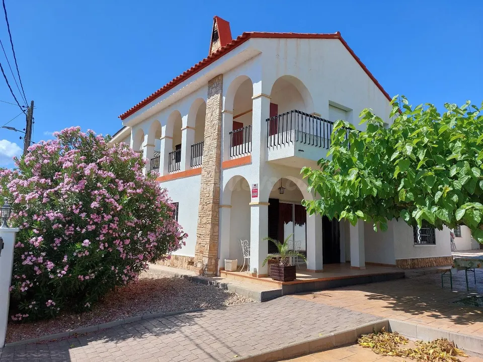 CASA CON LICENCIA TURISTICA 5 Hab