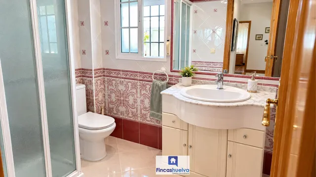 Chalet independiente de esquina con piscina y terraza con vistas al mar en El Rompido Cartaya, Huelva. — 14