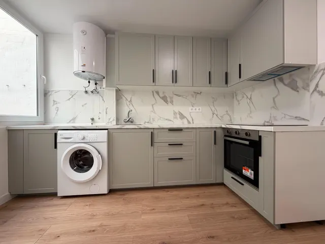 Apartamento con terraza, Alicante, Torrevieja, Playa del Acequión. 3 habitaciones, 108 m2, 90 metros al mar — 7