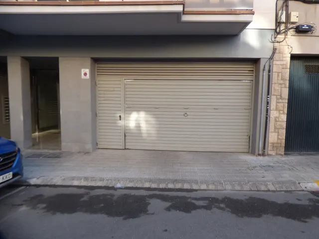 PARKING PARA COCHE ZONA HOSPITAL — 5