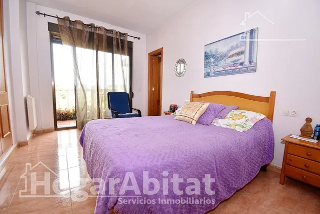 CHALET SEMINUEVO CON GARAJE, PISCINA Y AMPLIA PARCELA — 22