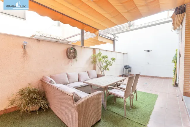 Pareada en Urbanización La Joya — 3
