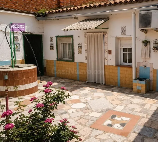 VALAZANCA VENDE Amplia Casa en Yuncos con   NAVE ANEXA de 19