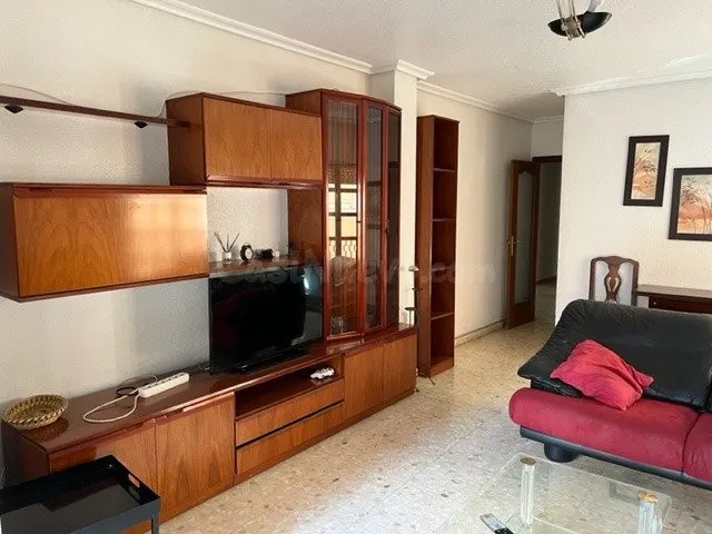 Venta de piso céntrico, 3 dormitorios, 2 baños, zona santa e - foto 3