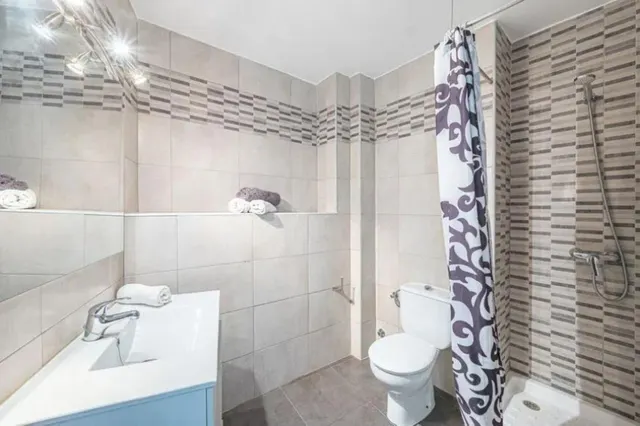 Complejo Turístico 10 habitaciones 515m² en venta - Costa del Sol — 21