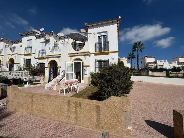 Bungalow planta baja en urb. mirador del mediterráneo con jardin esquina y piscina comunitaria — 31