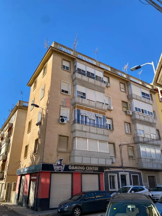 Piso totalmente exterior con vistas despejadas y mucho luz natural. — 30