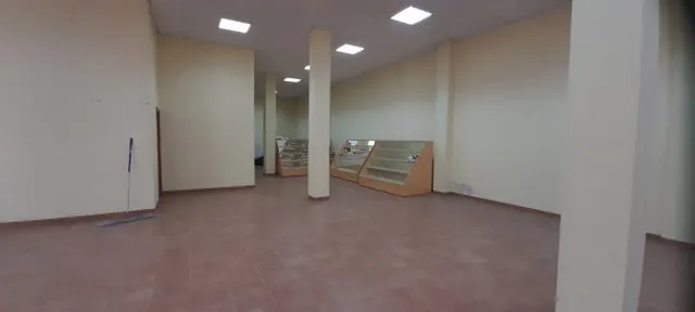 REBAJADO   Espectacular local comercial en una de las mejores zonas de Florida de Alicante — 4