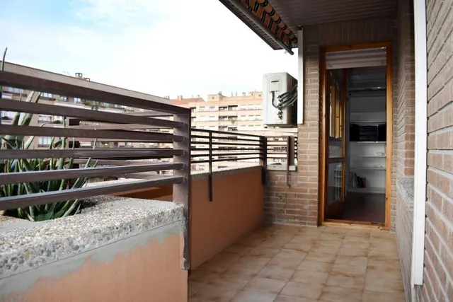Alquiler piso 3 dormitorios, terraza, garaje y trastero en Av. Pablo Gargallo. — 6